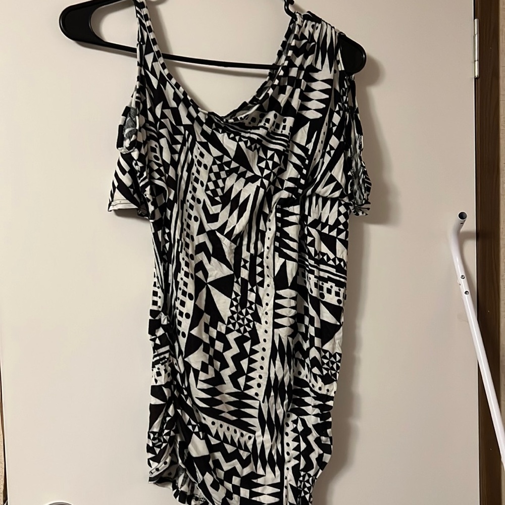 Off shoulder shirt
